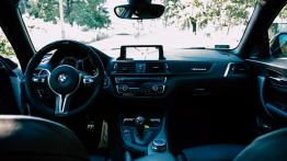 BMW M2 370 KM - galeria redakcyjna - widok ogólny wnętrza z przodu