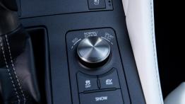 Lexus RC 300h - galeria redakcyjna - prze??cznik do sterowania trybami jazdy