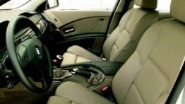 BMW Seria 5 Limuzyna - widok ogólny wnętrza z przodu