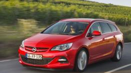 Opel Astra J Sports Tourer Facelifting