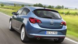 Opel Astra IV Hatchback 5d Facelifting - widok z tyłu