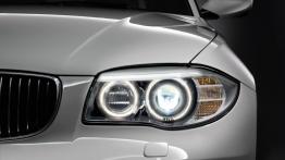 BMW Seria 1 Coupe i Cabrio Facelifting - lewy przedni reflektor - włączony