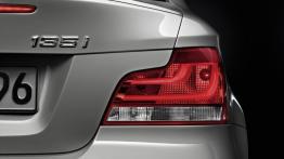 BMW Seria 1 Coupe i Cabrio Facelifting - prawy tylny reflektor - wyłączony