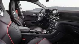 Mercedes-Benz GLA 45 AMG oficjalnie zaprezentowany