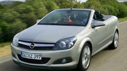 Opel Astra III TwinTop - widok z przodu