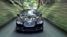 Jaguar XFR - widok z przodu