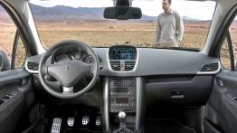 Peugeot 207 RC - pełny panel przedni