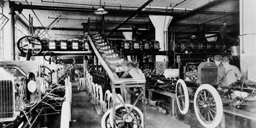 7.10.1913 | Wprowadzenie linii produkcyjnej w fabryce Forda