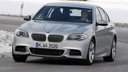 BMW M550d xDrive - przód - reflektory wyłączone