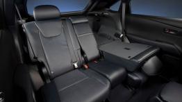 Lexus RX 350 F Sport - tylna kanapa złożona, widok z boku