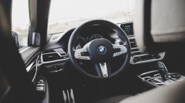 BMW M760Li – drogowa klasa biznes