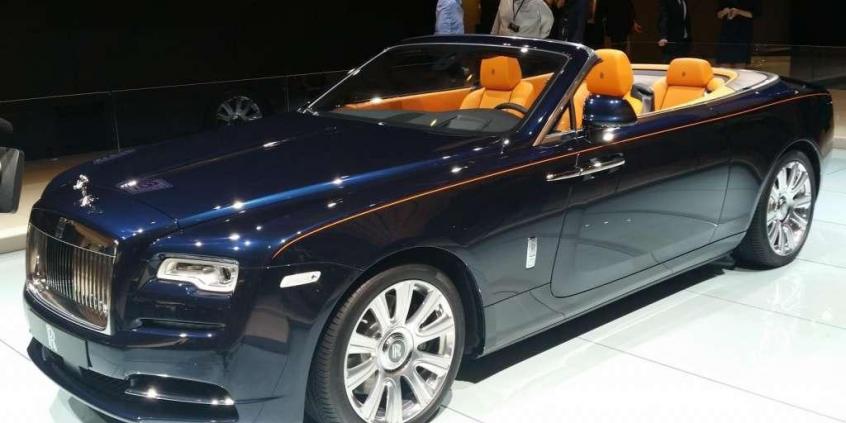 Rolls-Royce Dawn - luksusowy jacht zacumował