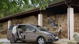 Seat Alhambra 4WD - prawy bok