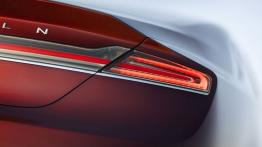 Lincoln MKZ Concept - prawy tylny reflektor - włączony