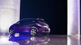 Peugeot 208 XY Concept - lewy bok
