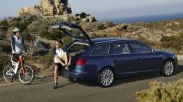 Audi A6 Avant - tył - bagażnik otwarty