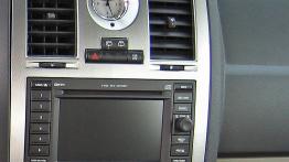Chrysler 300C Touring SRT8 - konsola środkowa