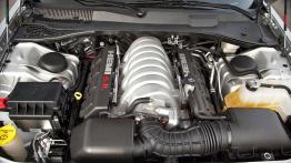 Chrysler 300C Touring SRT8 - silnik