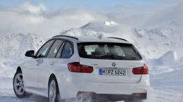 BMW 320d Touring xDrive - widok z tyłu