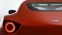 Aston Martin V12 Zagato - Moc dwóch garbów