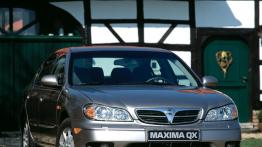 Nissan Maxima QX - widok z przodu