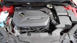 Volvo V40 T3 Momentum - zmiana warty