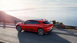 Elektryczny SUV Jaguara z godnymi uwagi osiągami