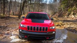 Odświeżony Jeep Cherokee z nowym silnikiem