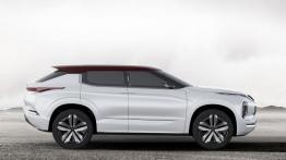 Hybrydowy SUV Mitsubishi z trzema silnikami elektrycznymi