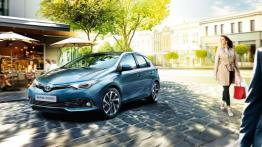 Odświeżona Toyota Auris wjeżdża do polskich salonów