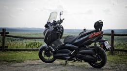 Yamaha XMAX IRON MAX – nie tylko po pizzę