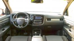 Mitsubishi Outlander - 100 razy "tak"?