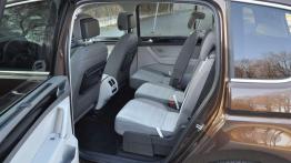 Volkswagen Touran 2.0 TDI - Solidny kawał przestrzeni