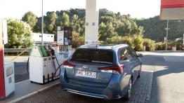 Wakacje z hybrydą - Toyota Auris