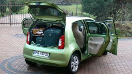 Jak dodatkowe kilogramy wpływają na dynamikę samochodu?