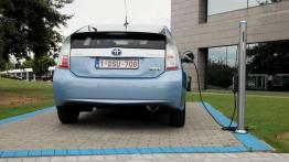 Zmusza do przemyśleń - Toyota Prius Plug-in Hybrid