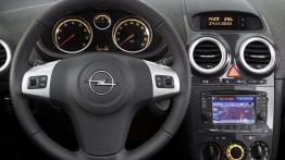 Opel Corsa zmienia twarz