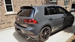 Dlaczego konfiguratory aut online kłamią? 5 pułapek, w które wpadasz przy wyborze auta