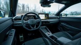 Volkswagen T-Roc 1.5 eTSI DSG R-Line udowadnia, że mały SUV nadaje się w trasę. To murowany hit