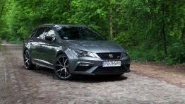 Seat Leon ST Cupra 370 Carbon - galeria redakcyjna - widok z przodu