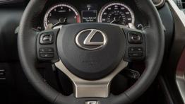 Lexus NX 200t F-Sport (2015) - wersja amerykańska - kierownica