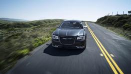 Chrysler 300C Platinum 2015 - widok z przodu