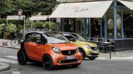 Smart fortwo III (2015) w Paryżu - widok z przodu