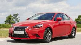Lexus IS III 200t F-Sport (2015) - widok z przodu