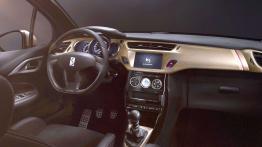 DS 3 Performance (2016) - pełny panel przedni