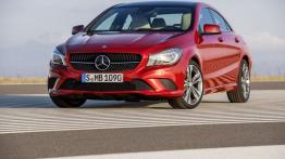 Mercedes CLA 220 CDI (C117) 2012 - widok z przodu