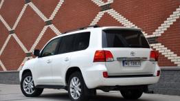 Toyota Land Cruiser V8 Terenowy Facelifting 4.6 VVT-i 318KM 234kW 2012-2015