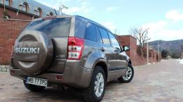 Suzuki Grand Vitara II SUV 5d Facelifting 2012 2.4 VVT 169KM - galeria redakcyjna - widok z tyłu