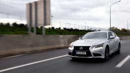 Lexus LS IV Facelifting - galeria redakcyjna - widok z przodu