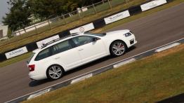 Skoda Octavia III RS - galeria redakcyjna - prawy bok